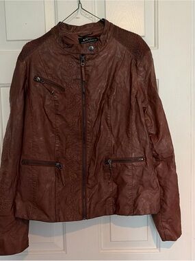 Women’s Montanaco leather moto jacket size medium floral embroidery